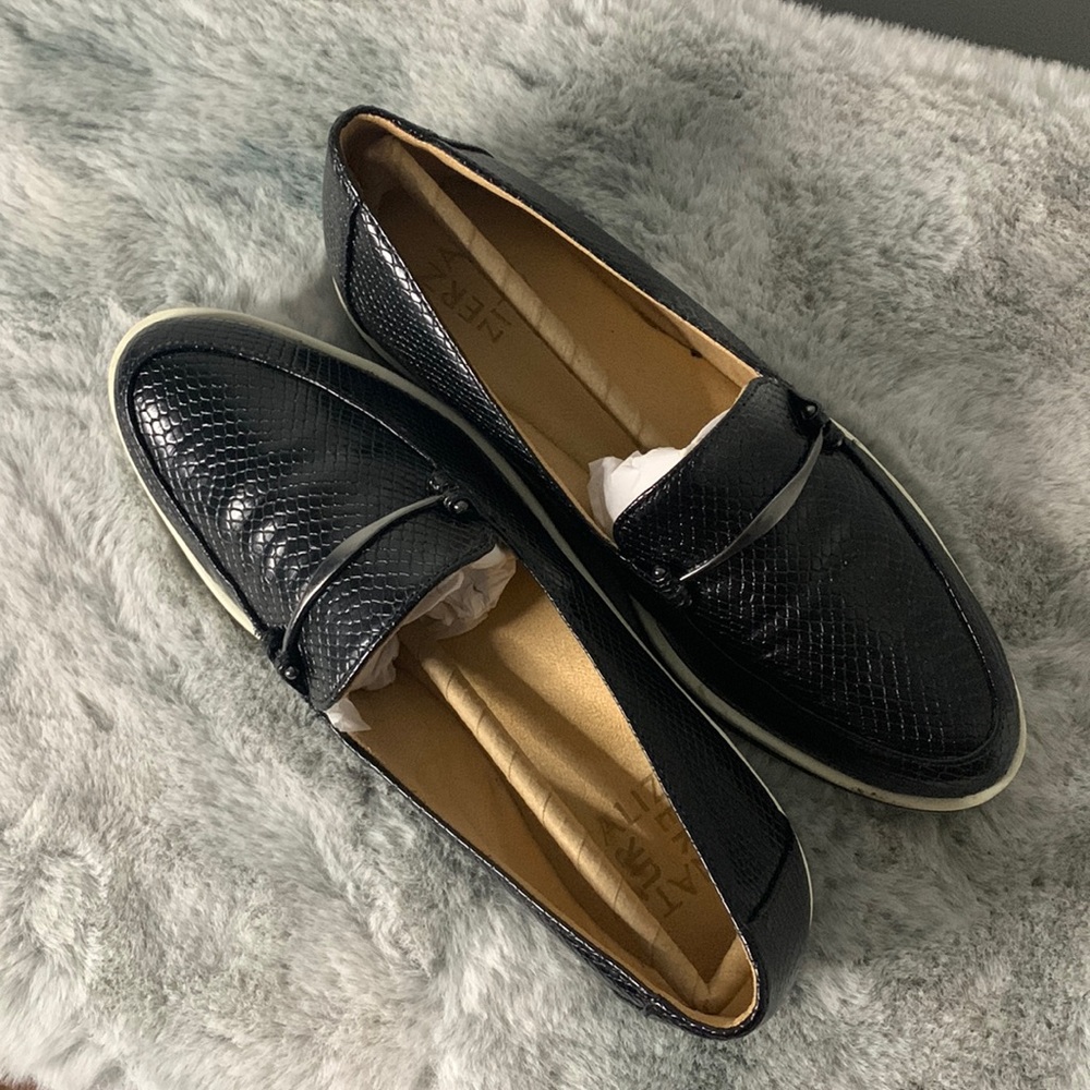 8.5 black loafers
